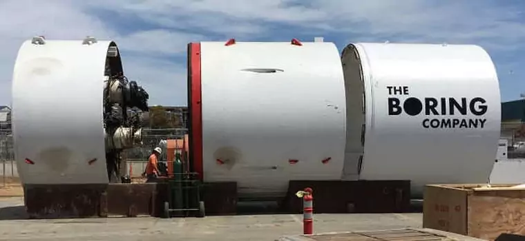 Pierwszy tunel The Boring Company Elona Muska powstaje obok budynku SpaceX