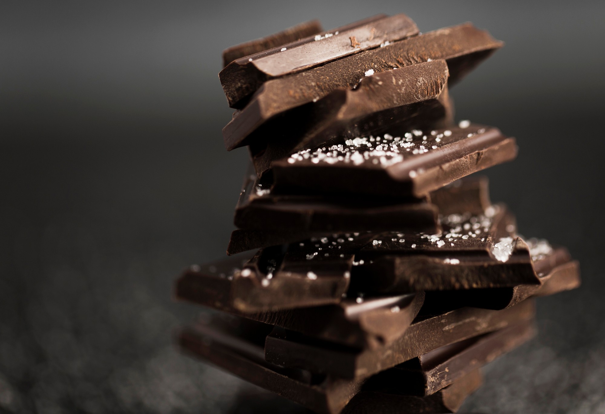 Tmavá čokoláda zvyšuje výkon mysle.