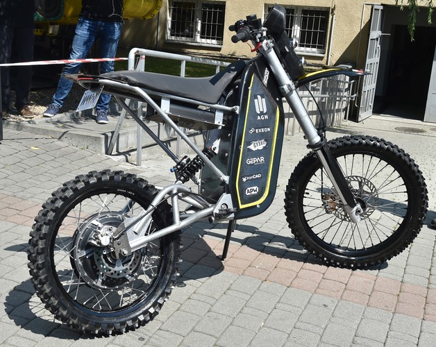 W tegorocznych zawodach wystartowały drużyny z Rosji, Ukrainy, Hiszpanii i Polski. Najlepszy okazał się zespół z Politechniki Wrocławskiej.