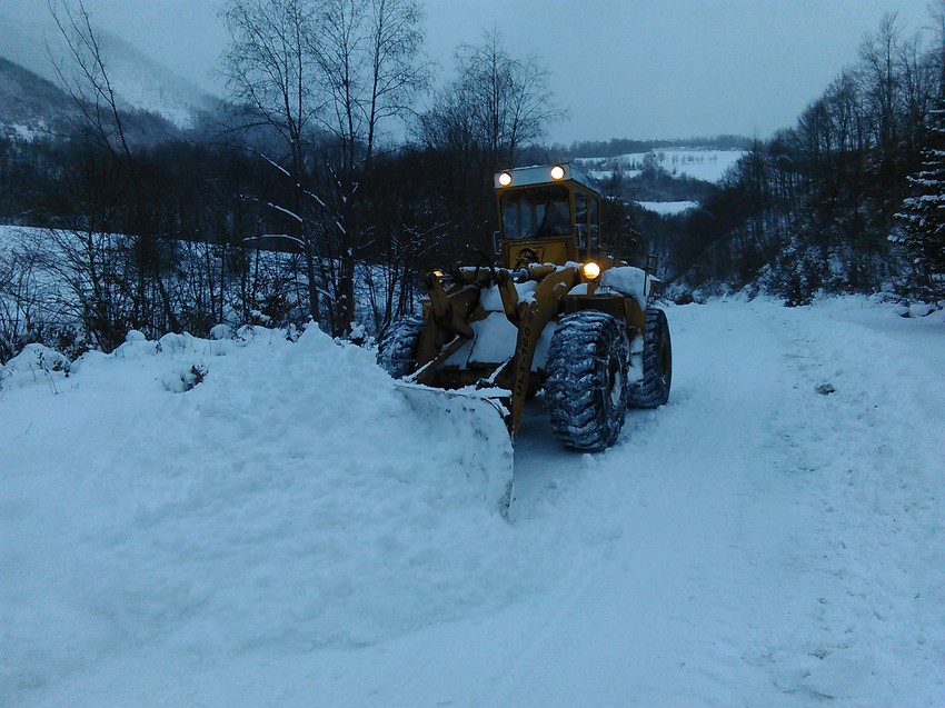 Ceo dan čistili puteve da bi stigli do bolesnika