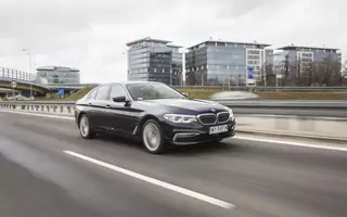 BMW 530e iPerformance - BMW 5, które pali 1,9 l/100 km. Czy to możliwe? | TEST