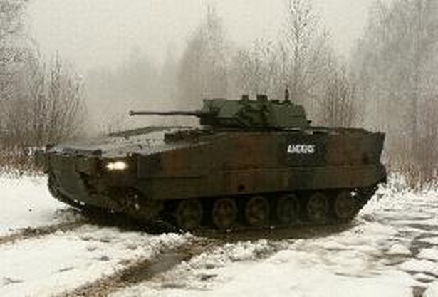 8 grudnia br. w Zakładach Mechanicznych „Bumar-Łabędy” SA przeprowadzono pierwszą udaną próbę integracji Polskiej Platformy Bojowej Anders w wersji wozu piechoty (3). Fot. Irek Roszczyk - OBRUM Sp. z o. o.