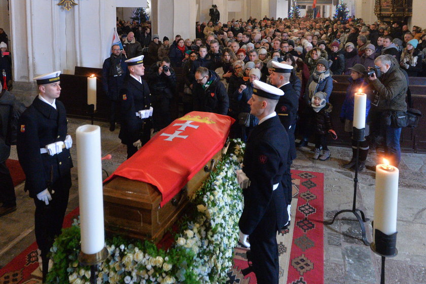 Uroczystosci poprzedzajace pogrzeb panstwowy Pawla Adamowicz - dzien 2