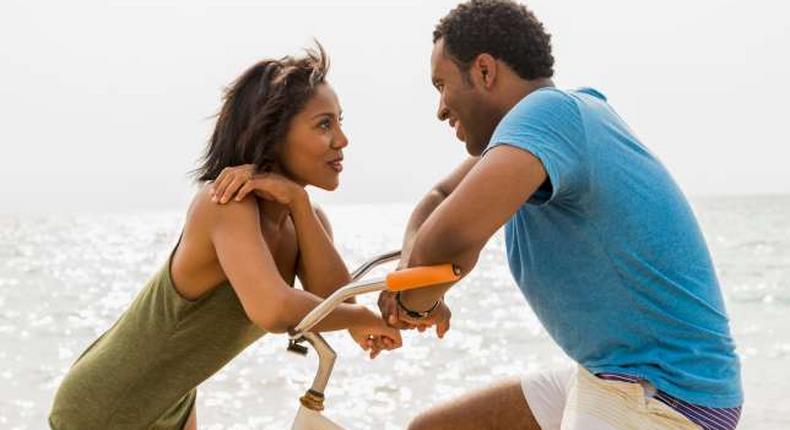 Only guys that are crazy in love do these 6 things (Naija Magazine Online)