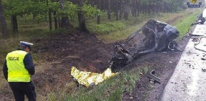 Auto wjechało pod ciężarówkę. 30-latek zginął w płomieniach