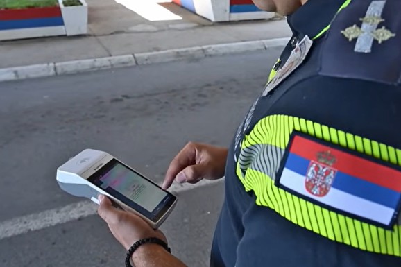 NEMA VIŠE PISANJA KAZNI I RASPRAVE SA POLICIJOM! Saobraćajci u Srbiji dobijaju "moćno oružje", a zbog OVOG UREĐAJA više niko neće moći da se izvuče
