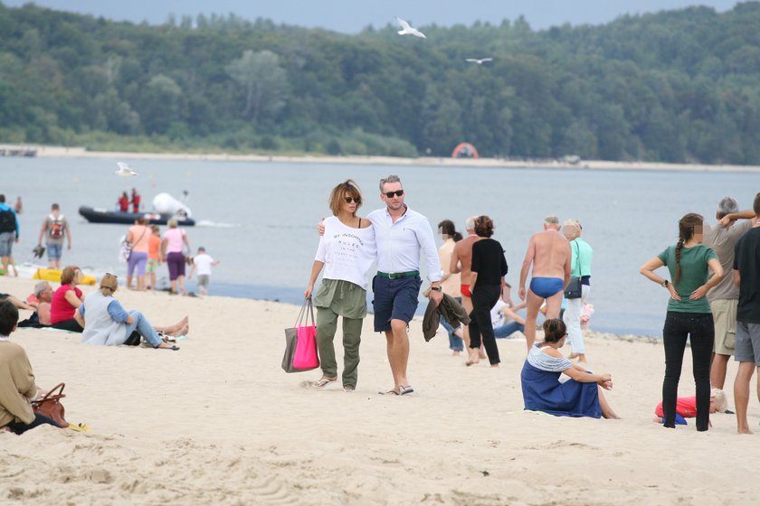 Edyta Górnika i Piotr Schramm na plaży