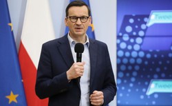Morawiecki drwi z Tuska. "Skuteczniej dobijał polskie firmy niż pandemia i wojna"