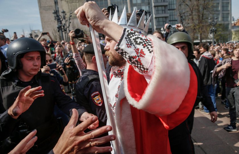 Protesty w kilkudziesięciu miastach. Zatrzymano ponad tysiąc osób