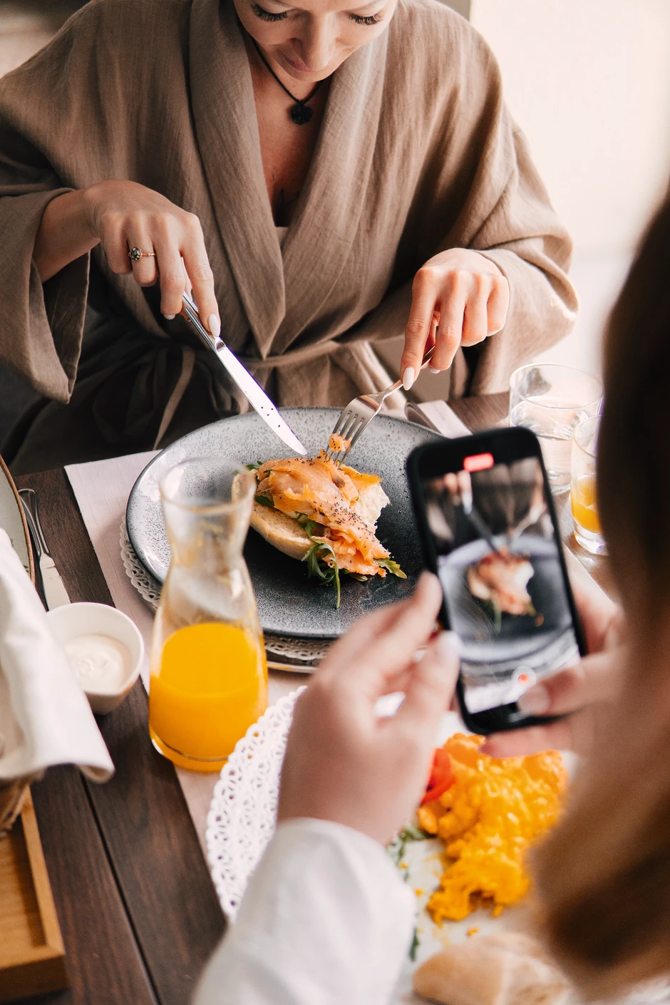 Gostima je dobra hrana sve važnija. U termama rade Restoran cara Ferdinanda i à la carte Restoran Sofija, a možete se okrepiti i u Kafani princeze Viktorije