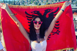 NAJVRELIJA ALBANKA otkrila frapantne detalje o UMEĆU FUDBALERA U KREVETU: "Oni vole TO da rade na ovaj način, a ima i mnogo homoseksualaca"