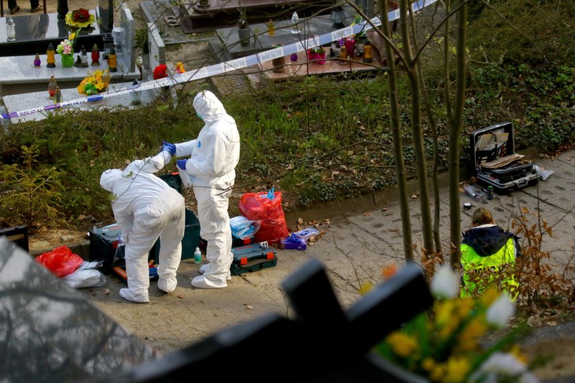 Seryjny złodziej zwłok z Pomorza usłyszał kolejne zarzuty