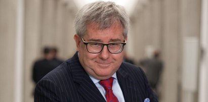 Czarnecki tłumaczy się z wpisu o seksie oralnym