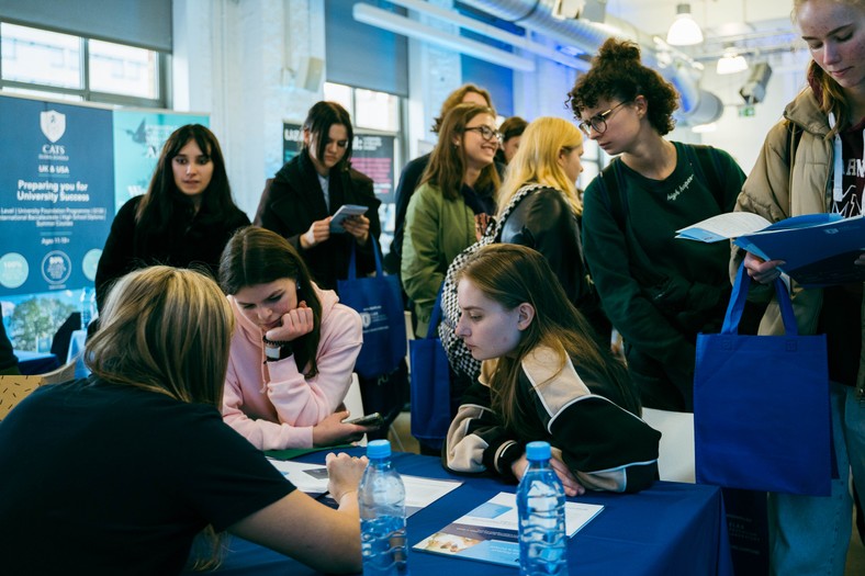 Elab Expo po raz dziewiąty przyciągnęło osoby zainteresowane edukacją za granicą