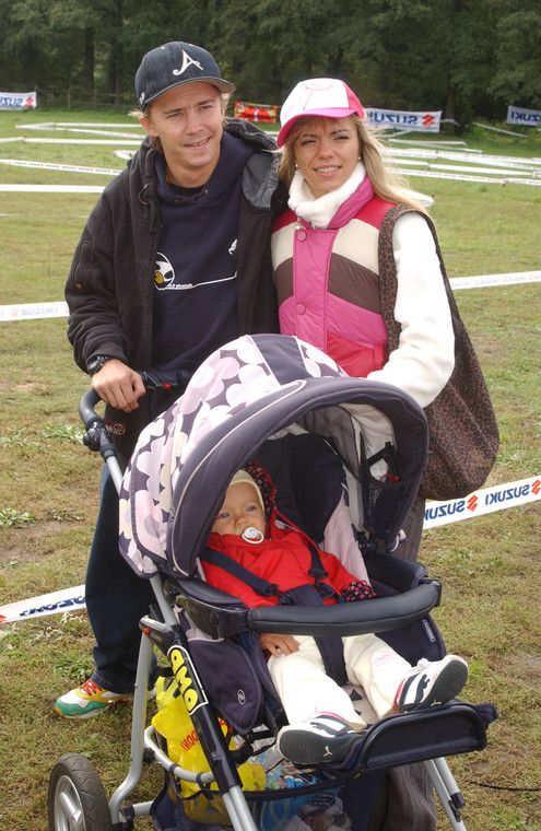 Bartosz Obuchowicz z Katarzyną Sobczyńską i córeczką Marianną na zawodach VIP Cross (wrzesień 2007 r.)