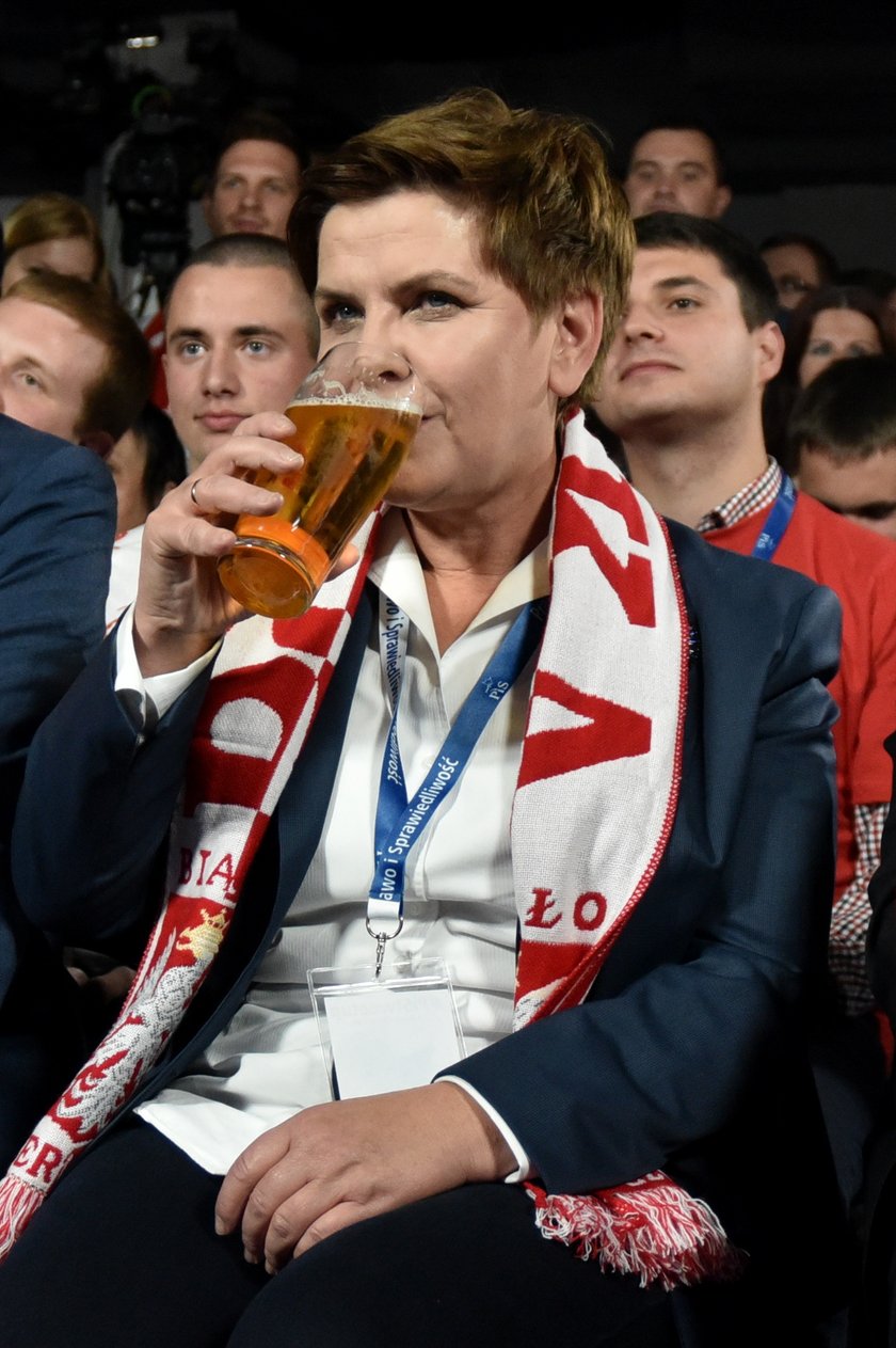 Tak piją w PiS! Tyle ministrowie wydali na alkohol!