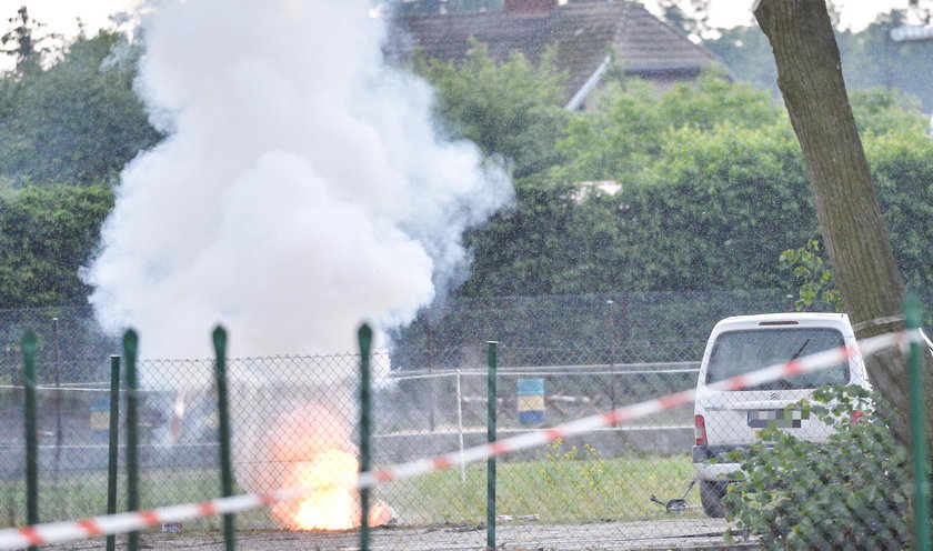 Bomba pod samochodem nauczycielki