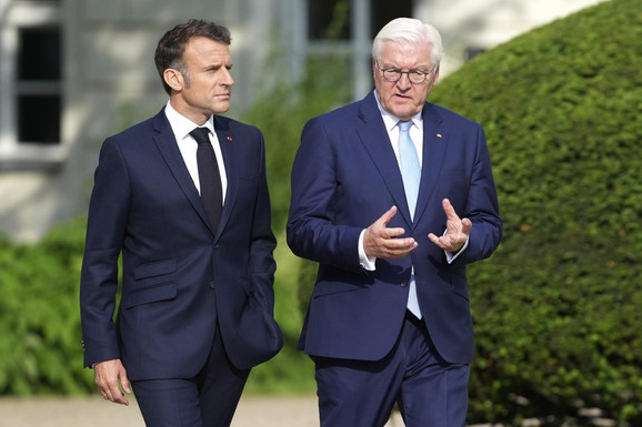 "EVROPA MOŽE DA UMRE" Šok izjava predsednika Francuske po dolasku u Nemačku: "Rađa se nešto..." (FOTO)