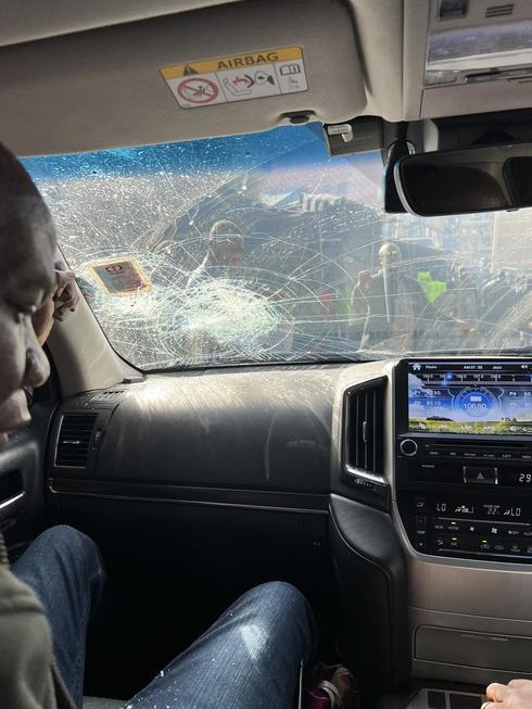 Vehicle ferrying Raila Odinga get windshied smashed 