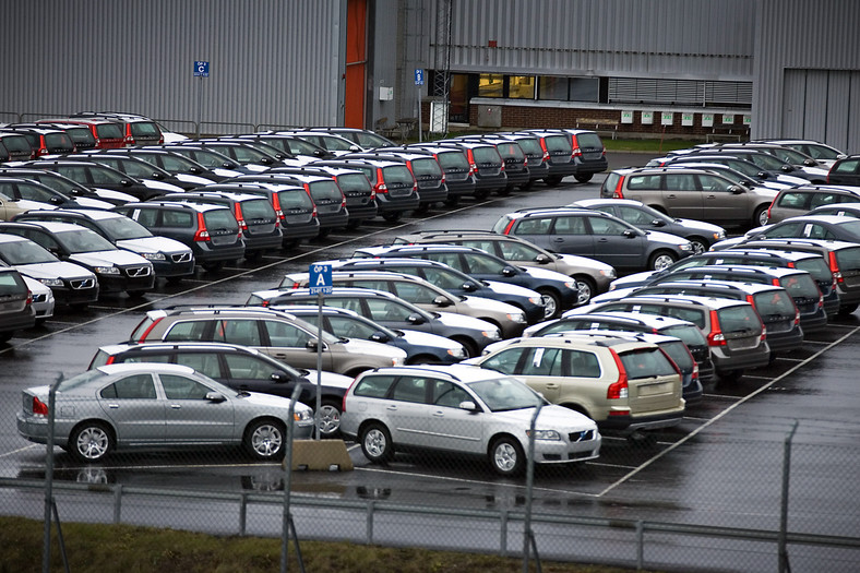 Place producentów zawalone są w Europie Zachodniej niesprzedanymi samochodami