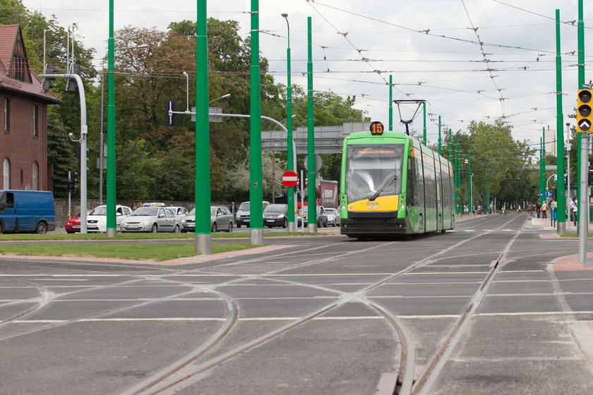 Tramwaj na rondzie Jeziorańskiego