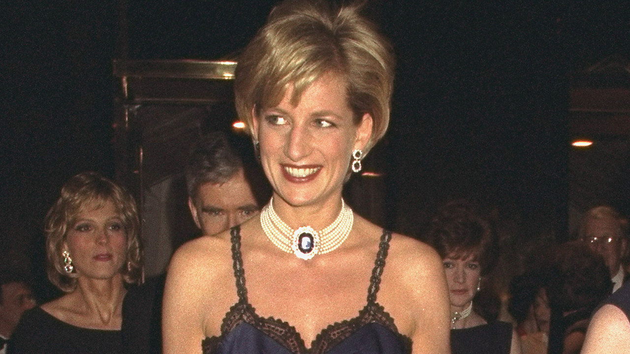 Księżna Diana wywołała sensację na Met Gali. Kazała usunąć stanik z 