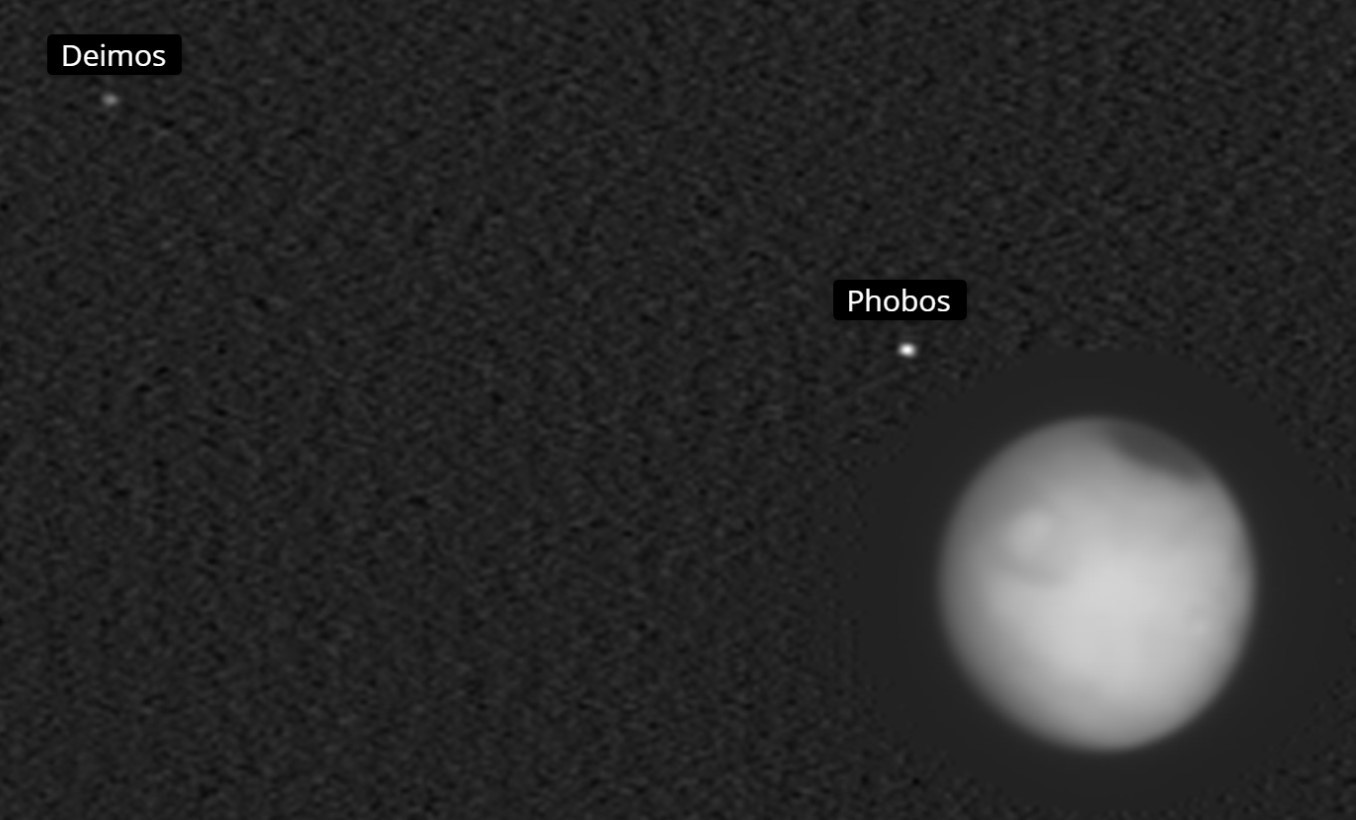 NASA capta imagen infrarroja de Marte con óvalo oscuro