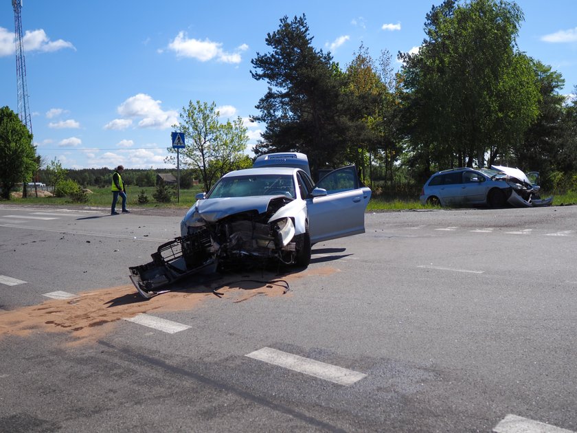 Wypadek pod Bełchatowem. Pięć osób rannych