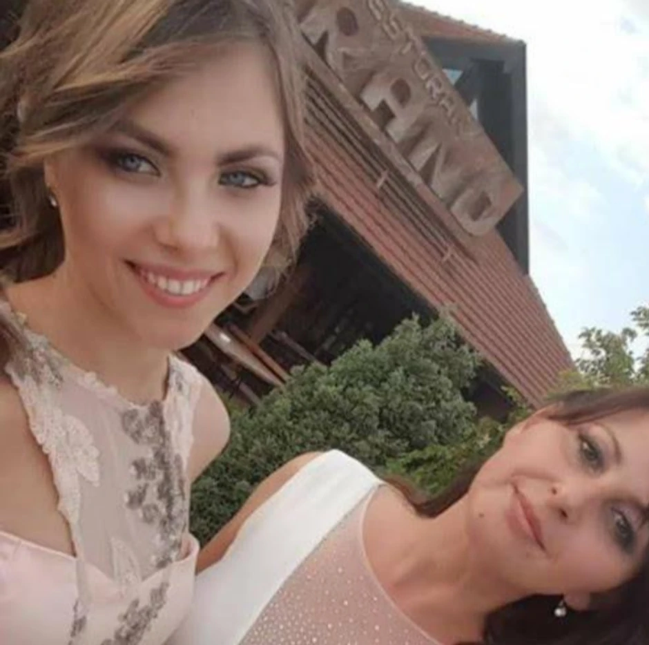 Vesna Petković sa nastradalom ćerkom Jovanom 