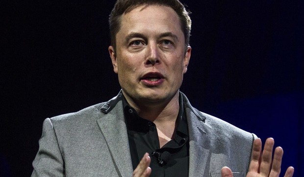 607257_elon-musk-ceo-of-tesla-motors-inc.-unveils-the-companys-newest-product-powerpack-in-hawthorne-calif.-3ap