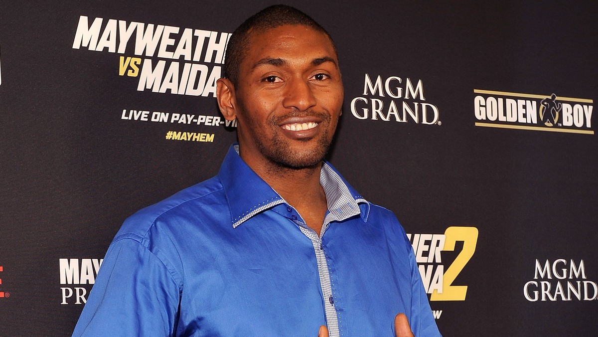 Metta World Peace, amerykański koszykarz, były gracz New York Knicks, jest dumny ze swojego syna. Zawodnik na swoim profilu na Twitterze zamieścił nagranie, w którym pokazuje, jak ćwiczy ze swoim 15-letnim potomkiem.