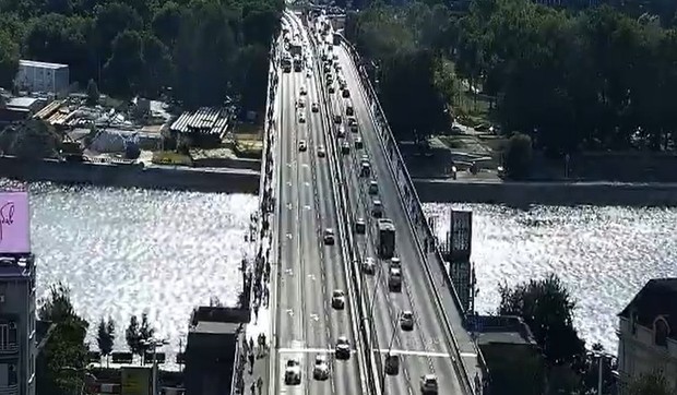 Automobil se prevrnuo na Brankovom mostu