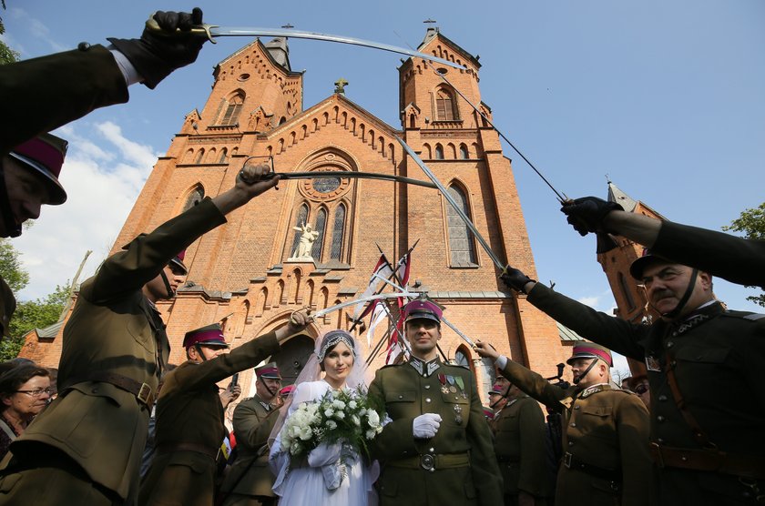 Gliński pochwalił się "ślubem" Pileckiego. Internauci oburzeni