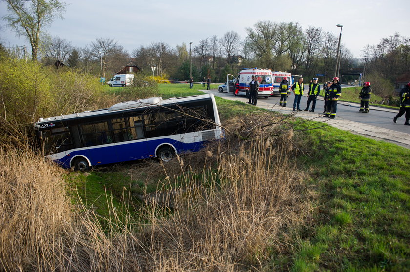 Wypadek autobusu MPK w Nowej Hucie. 10 osób rannych