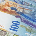 KNF: Banki zaangażowane w kredyty walutowe powinny skorygować dywidendy