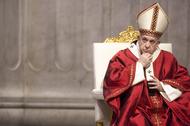 Papież Franciszek wzywa do siebie polskich biskupów. 