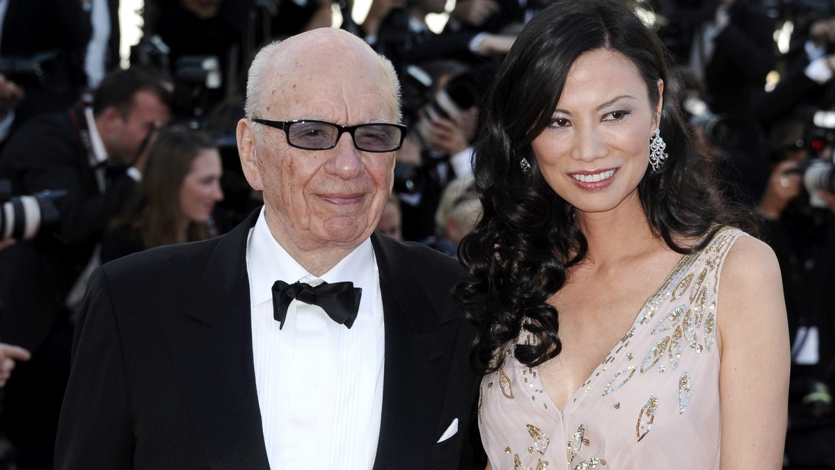 Szef koncernu medialnego News Corp. 82-letni Rupert Murdoch wniósł pozew o rozwód ze swoją trzecią żoną 44-letnią Wendi Deng, którą poślubił w 1999 r. i z którą ma dwie córki 11-letnią Grace i 9-letnią Chloe.