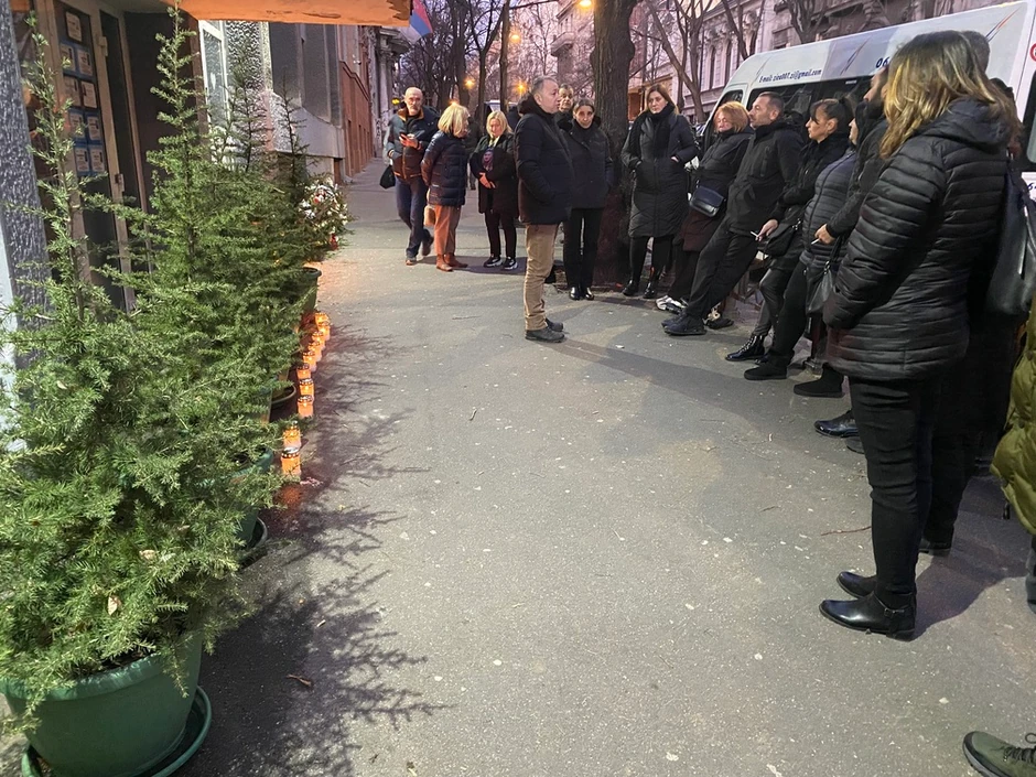 Odavanje počasti ubijenima u OŠ Vladislav Ribnikar