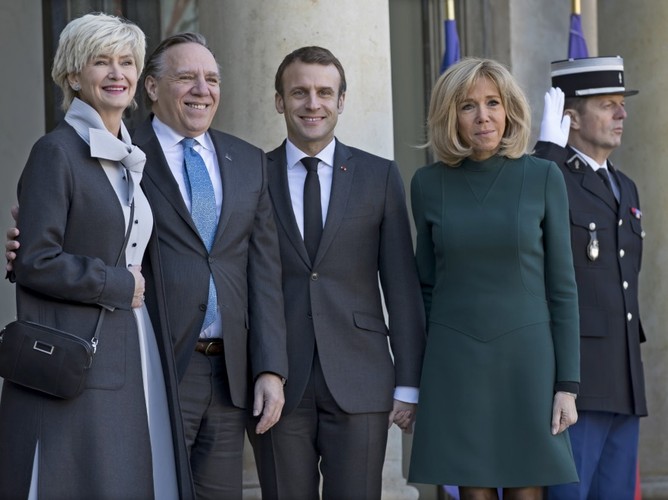 Isabelle Brais  Francois Legault oraz Emmanuel i Brigitte Macronowie