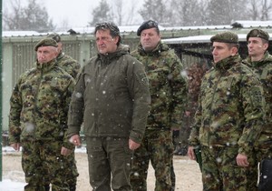 Ministar Gašić u kopnenoj zoni bezbednosti