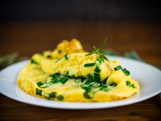Omlet od jednog jajeta: Uz mali trik biće dovoljan za četvoročlanu porodicu 