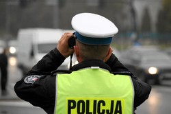 Kierujesz samochodem w soczewkach kontaktowych? Stracisz prawo jazdy i dostaniesz mandat