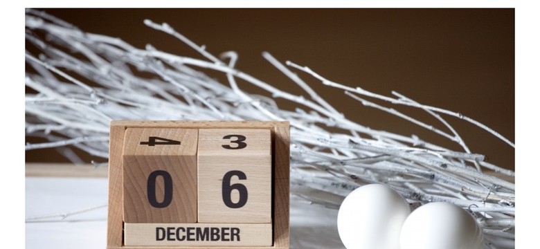 Świąteczny minimalizm: dekoracje do nowoczesnych wnętrz