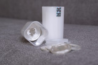 Srebrne monety – w które zainwestować i czy w ogóle warto?