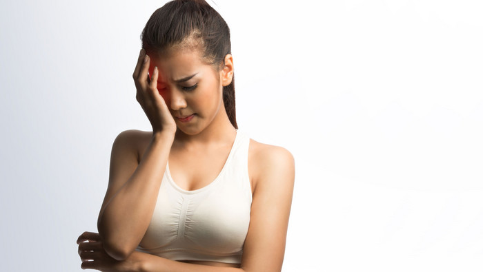 Z czego wynika ból głowy przy kaszlu?