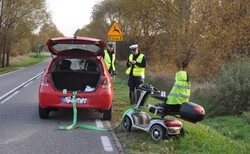 Autem holował 92-latka na wózku inwalidzkim. Tragedia