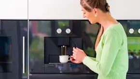 Kaffeevollautomaten: Beliebte Einbaugeräte für die edle Küche im Vergleich