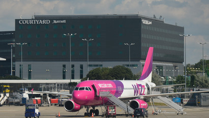 Budapesten hajtott végre kényszerleszállást a Wizz Air egyik gépe – részletek