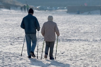 Przechodzenie na emeryturę w tym roku będzie mniej korzystne niż w ubiegłym, bo znowu rośnie średnia długość życia