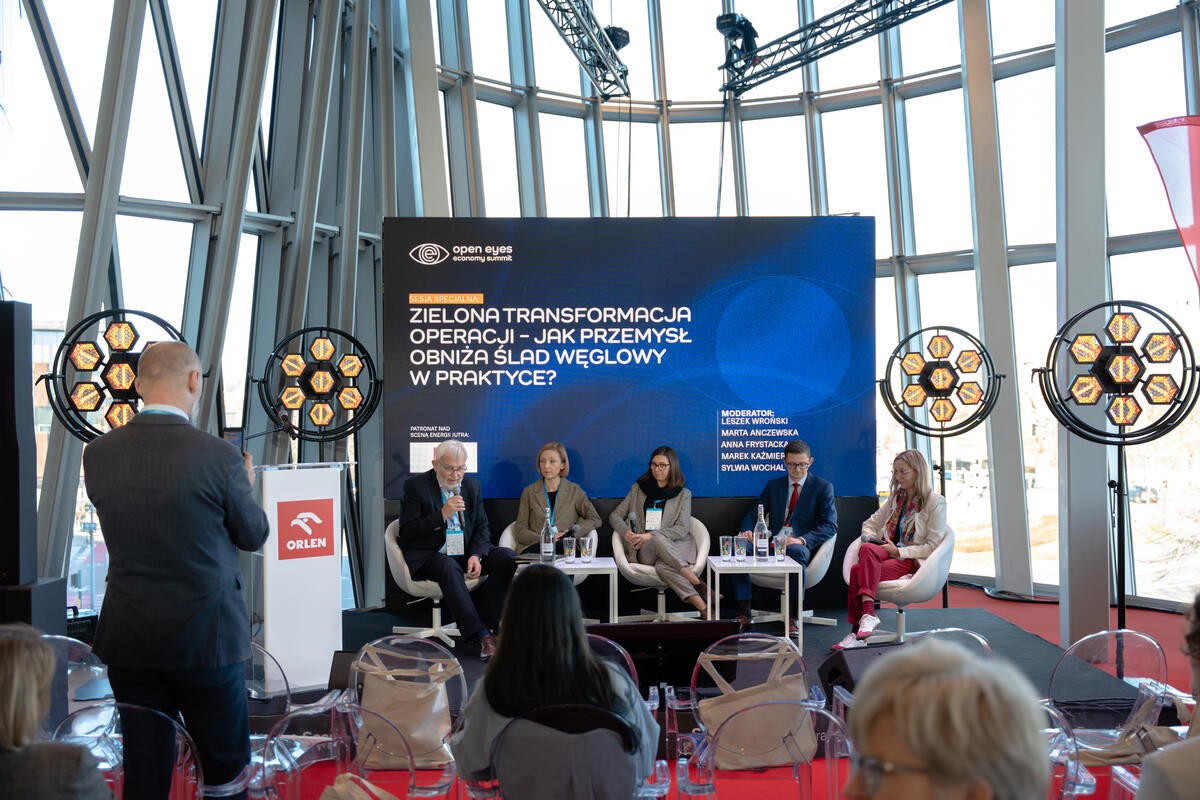 Kobiety na ścieżkach kariery i nie tylko: wiara w siebie pomaga podejmować właściwe decyzje